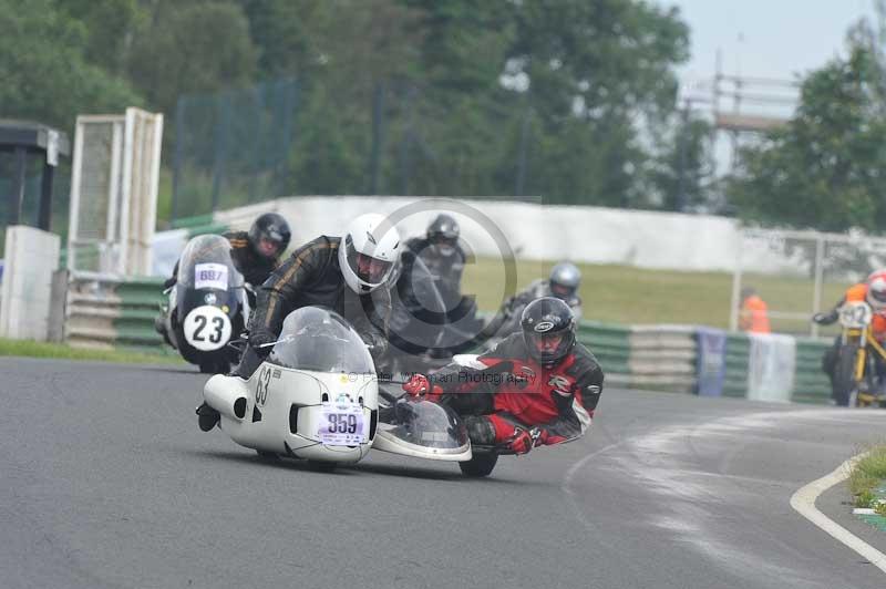 Mallory park Leicestershire;Mallory park photographs;Motorcycle action photographs;classic bikes;event digital images;eventdigitalimages;mallory park;no limits trackday;peter wileman photography;vintage bikes;vintage motorcycles;vmcc festival 1000 bikes