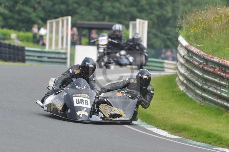 Mallory park Leicestershire;Mallory park photographs;Motorcycle action photographs;classic bikes;event digital images;eventdigitalimages;mallory park;no limits trackday;peter wileman photography;vintage bikes;vintage motorcycles;vmcc festival 1000 bikes
