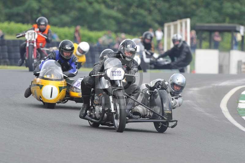 Mallory park Leicestershire;Mallory park photographs;Motorcycle action photographs;classic bikes;event digital images;eventdigitalimages;mallory park;no limits trackday;peter wileman photography;vintage bikes;vintage motorcycles;vmcc festival 1000 bikes