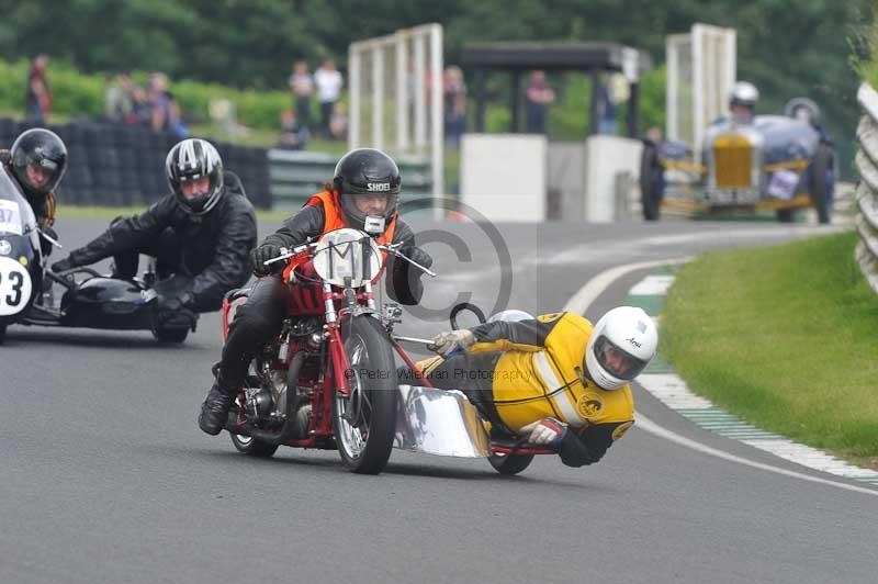 Mallory park Leicestershire;Mallory park photographs;Motorcycle action photographs;classic bikes;event digital images;eventdigitalimages;mallory park;no limits trackday;peter wileman photography;vintage bikes;vintage motorcycles;vmcc festival 1000 bikes