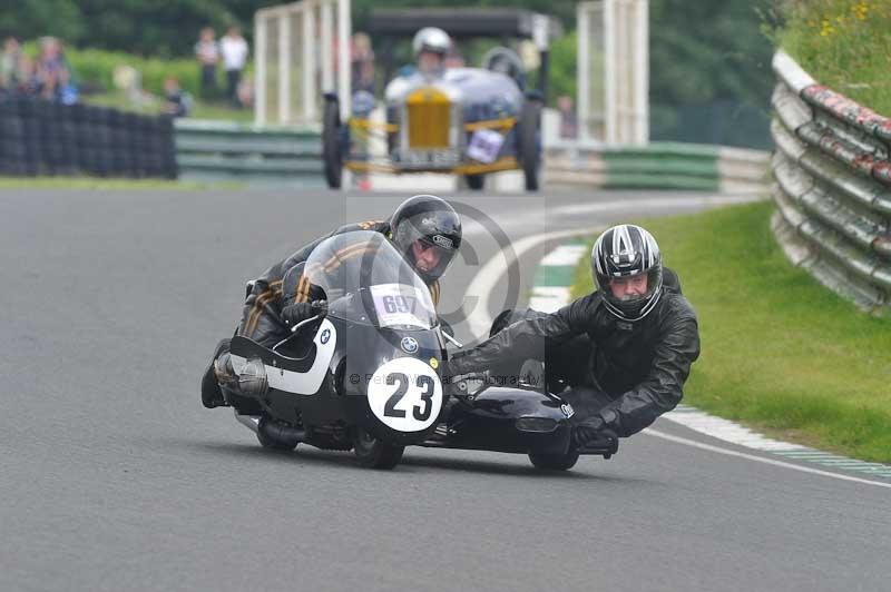 Mallory park Leicestershire;Mallory park photographs;Motorcycle action photographs;classic bikes;event digital images;eventdigitalimages;mallory park;no limits trackday;peter wileman photography;vintage bikes;vintage motorcycles;vmcc festival 1000 bikes