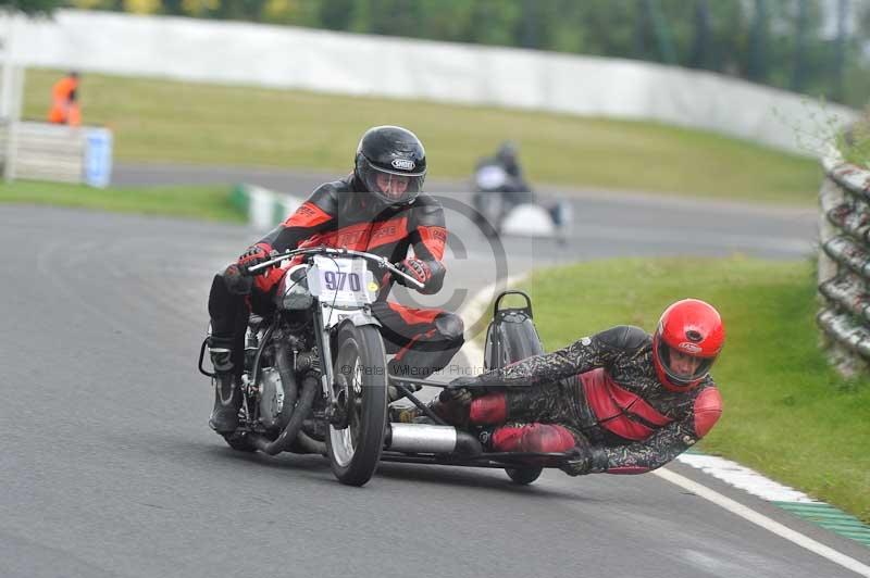 Mallory park Leicestershire;Mallory park photographs;Motorcycle action photographs;classic bikes;event digital images;eventdigitalimages;mallory park;no limits trackday;peter wileman photography;vintage bikes;vintage motorcycles;vmcc festival 1000 bikes