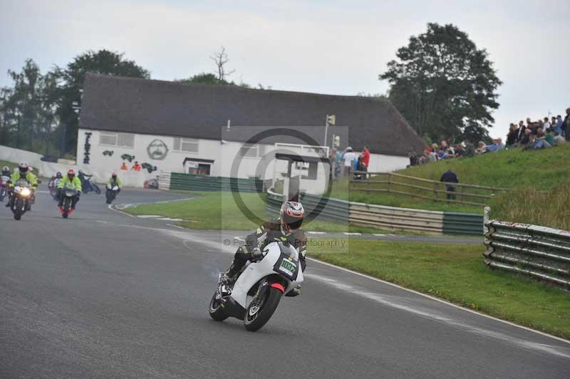 Mallory park Leicestershire;Mallory park photographs;Motorcycle action photographs;classic bikes;event digital images;eventdigitalimages;mallory park;no limits trackday;peter wileman photography;vintage bikes;vintage motorcycles;vmcc festival 1000 bikes