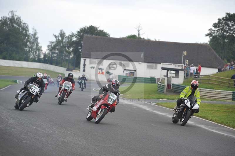 Mallory park Leicestershire;Mallory park photographs;Motorcycle action photographs;classic bikes;event digital images;eventdigitalimages;mallory park;no limits trackday;peter wileman photography;vintage bikes;vintage motorcycles;vmcc festival 1000 bikes