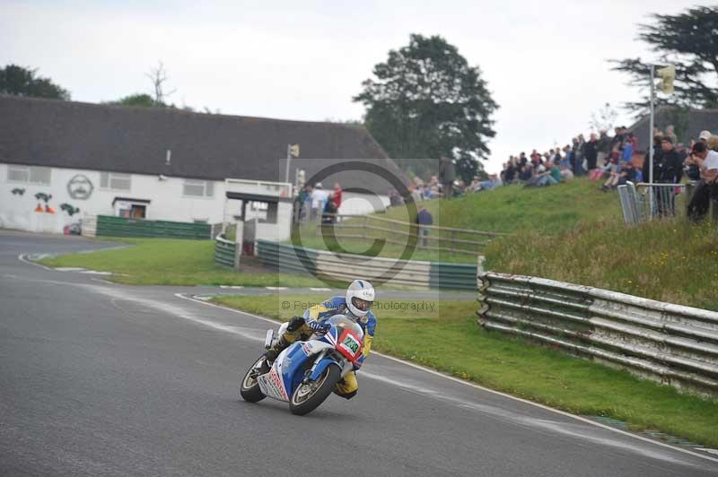Mallory park Leicestershire;Mallory park photographs;Motorcycle action photographs;classic bikes;event digital images;eventdigitalimages;mallory park;no limits trackday;peter wileman photography;vintage bikes;vintage motorcycles;vmcc festival 1000 bikes