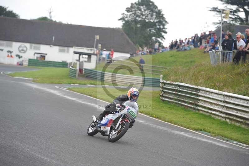 Mallory park Leicestershire;Mallory park photographs;Motorcycle action photographs;classic bikes;event digital images;eventdigitalimages;mallory park;no limits trackday;peter wileman photography;vintage bikes;vintage motorcycles;vmcc festival 1000 bikes