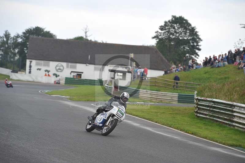 Mallory park Leicestershire;Mallory park photographs;Motorcycle action photographs;classic bikes;event digital images;eventdigitalimages;mallory park;no limits trackday;peter wileman photography;vintage bikes;vintage motorcycles;vmcc festival 1000 bikes