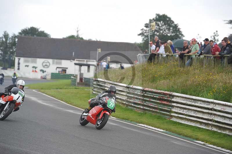 Mallory park Leicestershire;Mallory park photographs;Motorcycle action photographs;classic bikes;event digital images;eventdigitalimages;mallory park;no limits trackday;peter wileman photography;vintage bikes;vintage motorcycles;vmcc festival 1000 bikes