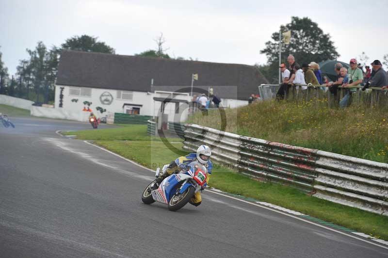 Mallory park Leicestershire;Mallory park photographs;Motorcycle action photographs;classic bikes;event digital images;eventdigitalimages;mallory park;no limits trackday;peter wileman photography;vintage bikes;vintage motorcycles;vmcc festival 1000 bikes