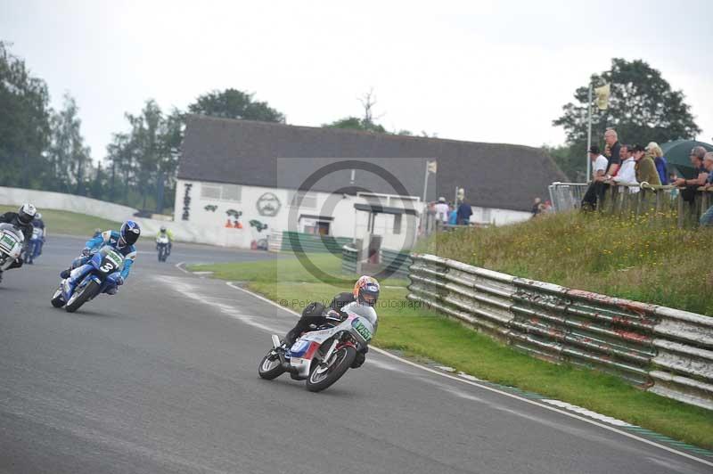 Mallory park Leicestershire;Mallory park photographs;Motorcycle action photographs;classic bikes;event digital images;eventdigitalimages;mallory park;no limits trackday;peter wileman photography;vintage bikes;vintage motorcycles;vmcc festival 1000 bikes