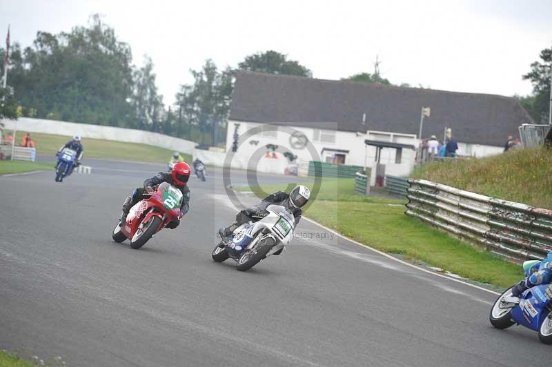 Mallory park Leicestershire;Mallory park photographs;Motorcycle action photographs;classic bikes;event digital images;eventdigitalimages;mallory park;no limits trackday;peter wileman photography;vintage bikes;vintage motorcycles;vmcc festival 1000 bikes