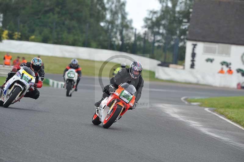 Mallory park Leicestershire;Mallory park photographs;Motorcycle action photographs;classic bikes;event digital images;eventdigitalimages;mallory park;no limits trackday;peter wileman photography;vintage bikes;vintage motorcycles;vmcc festival 1000 bikes