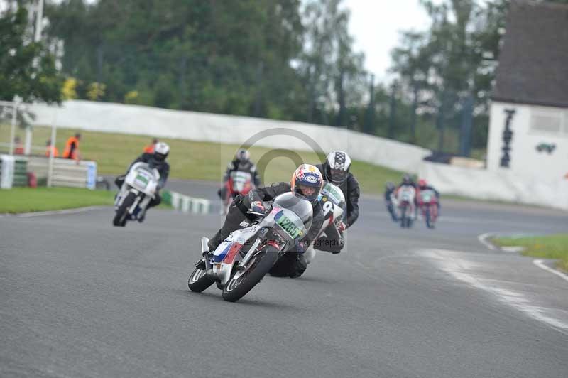 Mallory park Leicestershire;Mallory park photographs;Motorcycle action photographs;classic bikes;event digital images;eventdigitalimages;mallory park;no limits trackday;peter wileman photography;vintage bikes;vintage motorcycles;vmcc festival 1000 bikes