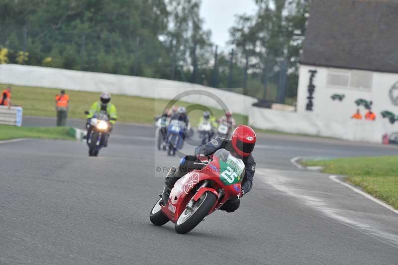 Mallory park Leicestershire;Mallory park photographs;Motorcycle action photographs;classic bikes;event digital images;eventdigitalimages;mallory park;no limits trackday;peter wileman photography;vintage bikes;vintage motorcycles;vmcc festival 1000 bikes