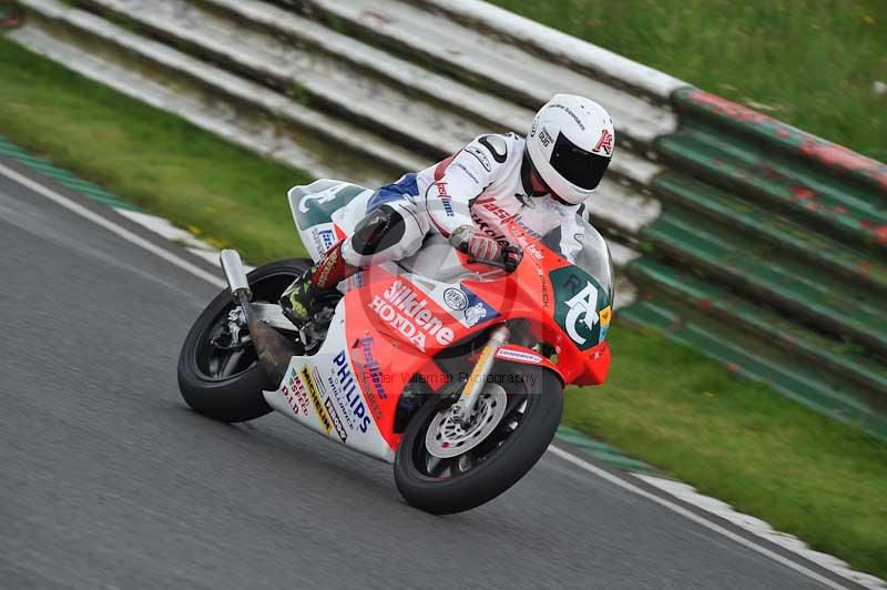 Mallory park Leicestershire;Mallory park photographs;Motorcycle action photographs;classic bikes;event digital images;eventdigitalimages;mallory park;no limits trackday;peter wileman photography;vintage bikes;vintage motorcycles;vmcc festival 1000 bikes
