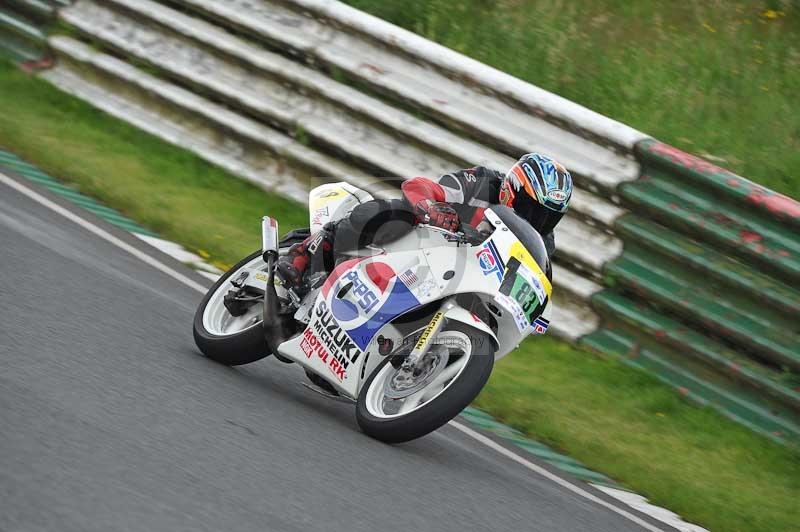 Mallory park Leicestershire;Mallory park photographs;Motorcycle action photographs;classic bikes;event digital images;eventdigitalimages;mallory park;no limits trackday;peter wileman photography;vintage bikes;vintage motorcycles;vmcc festival 1000 bikes