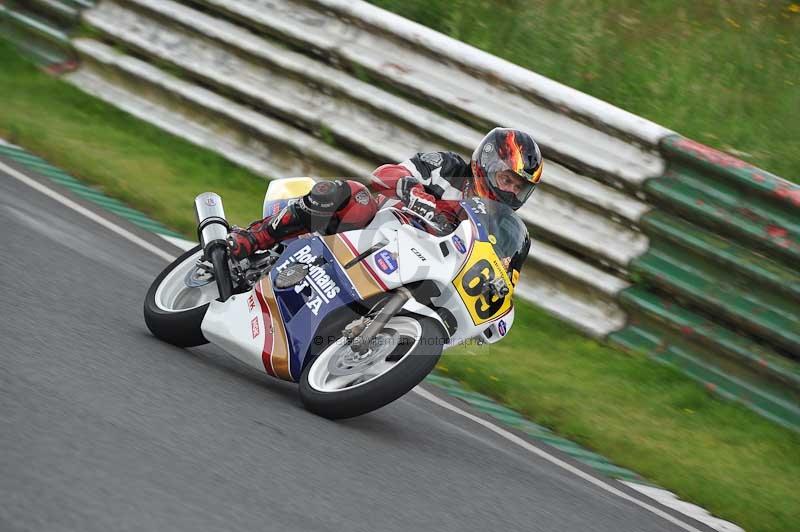 Mallory park Leicestershire;Mallory park photographs;Motorcycle action photographs;classic bikes;event digital images;eventdigitalimages;mallory park;no limits trackday;peter wileman photography;vintage bikes;vintage motorcycles;vmcc festival 1000 bikes