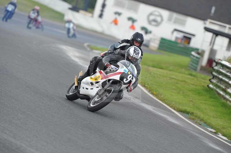 Mallory park Leicestershire;Mallory park photographs;Motorcycle action photographs;classic bikes;event digital images;eventdigitalimages;mallory park;no limits trackday;peter wileman photography;vintage bikes;vintage motorcycles;vmcc festival 1000 bikes