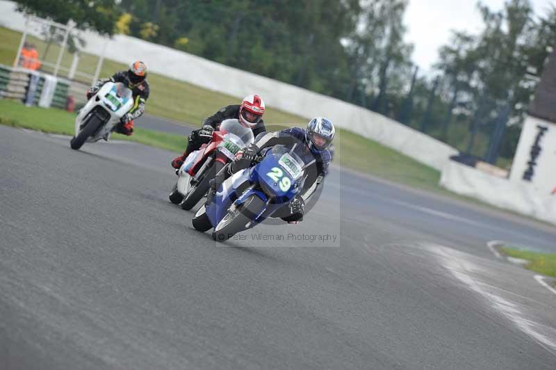 Mallory park Leicestershire;Mallory park photographs;Motorcycle action photographs;classic bikes;event digital images;eventdigitalimages;mallory park;no limits trackday;peter wileman photography;vintage bikes;vintage motorcycles;vmcc festival 1000 bikes