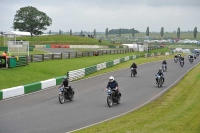 Mallory-park-Leicestershire;Mallory-park-photographs;Motorcycle-action-photographs;classic-bikes;event-digital-images;eventdigitalimages;mallory-park;no-limits-trackday;peter-wileman-photography;vintage-bikes;vintage-motorcycles;vmcc-festival-1000-bikes