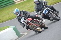 Mallory-park-Leicestershire;Mallory-park-photographs;Motorcycle-action-photographs;classic-bikes;event-digital-images;eventdigitalimages;mallory-park;no-limits-trackday;peter-wileman-photography;vintage-bikes;vintage-motorcycles;vmcc-festival-1000-bikes