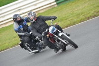 Mallory-park-Leicestershire;Mallory-park-photographs;Motorcycle-action-photographs;classic-bikes;event-digital-images;eventdigitalimages;mallory-park;no-limits-trackday;peter-wileman-photography;vintage-bikes;vintage-motorcycles;vmcc-festival-1000-bikes