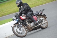 Mallory-park-Leicestershire;Mallory-park-photographs;Motorcycle-action-photographs;classic-bikes;event-digital-images;eventdigitalimages;mallory-park;no-limits-trackday;peter-wileman-photography;vintage-bikes;vintage-motorcycles;vmcc-festival-1000-bikes