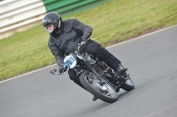 Mallory-park-Leicestershire;Mallory-park-photographs;Motorcycle-action-photographs;classic-bikes;event-digital-images;eventdigitalimages;mallory-park;no-limits-trackday;peter-wileman-photography;vintage-bikes;vintage-motorcycles;vmcc-festival-1000-bikes