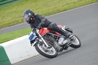 Mallory-park-Leicestershire;Mallory-park-photographs;Motorcycle-action-photographs;classic-bikes;event-digital-images;eventdigitalimages;mallory-park;no-limits-trackday;peter-wileman-photography;vintage-bikes;vintage-motorcycles;vmcc-festival-1000-bikes