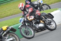 Mallory-park-Leicestershire;Mallory-park-photographs;Motorcycle-action-photographs;classic-bikes;event-digital-images;eventdigitalimages;mallory-park;no-limits-trackday;peter-wileman-photography;vintage-bikes;vintage-motorcycles;vmcc-festival-1000-bikes