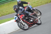 Mallory-park-Leicestershire;Mallory-park-photographs;Motorcycle-action-photographs;classic-bikes;event-digital-images;eventdigitalimages;mallory-park;no-limits-trackday;peter-wileman-photography;vintage-bikes;vintage-motorcycles;vmcc-festival-1000-bikes