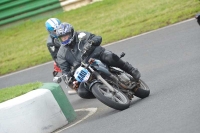 Mallory-park-Leicestershire;Mallory-park-photographs;Motorcycle-action-photographs;classic-bikes;event-digital-images;eventdigitalimages;mallory-park;no-limits-trackday;peter-wileman-photography;vintage-bikes;vintage-motorcycles;vmcc-festival-1000-bikes