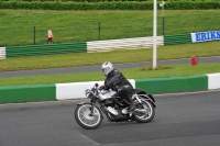 Mallory-park-Leicestershire;Mallory-park-photographs;Motorcycle-action-photographs;classic-bikes;event-digital-images;eventdigitalimages;mallory-park;no-limits-trackday;peter-wileman-photography;vintage-bikes;vintage-motorcycles;vmcc-festival-1000-bikes