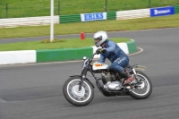 Mallory-park-Leicestershire;Mallory-park-photographs;Motorcycle-action-photographs;classic-bikes;event-digital-images;eventdigitalimages;mallory-park;no-limits-trackday;peter-wileman-photography;vintage-bikes;vintage-motorcycles;vmcc-festival-1000-bikes