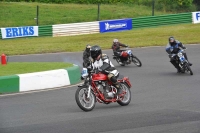 Mallory-park-Leicestershire;Mallory-park-photographs;Motorcycle-action-photographs;classic-bikes;event-digital-images;eventdigitalimages;mallory-park;no-limits-trackday;peter-wileman-photography;vintage-bikes;vintage-motorcycles;vmcc-festival-1000-bikes