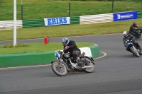 Mallory-park-Leicestershire;Mallory-park-photographs;Motorcycle-action-photographs;classic-bikes;event-digital-images;eventdigitalimages;mallory-park;no-limits-trackday;peter-wileman-photography;vintage-bikes;vintage-motorcycles;vmcc-festival-1000-bikes