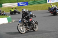 Mallory-park-Leicestershire;Mallory-park-photographs;Motorcycle-action-photographs;classic-bikes;event-digital-images;eventdigitalimages;mallory-park;no-limits-trackday;peter-wileman-photography;vintage-bikes;vintage-motorcycles;vmcc-festival-1000-bikes