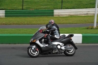 Mallory-park-Leicestershire;Mallory-park-photographs;Motorcycle-action-photographs;classic-bikes;event-digital-images;eventdigitalimages;mallory-park;no-limits-trackday;peter-wileman-photography;vintage-bikes;vintage-motorcycles;vmcc-festival-1000-bikes