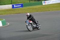 Mallory-park-Leicestershire;Mallory-park-photographs;Motorcycle-action-photographs;classic-bikes;event-digital-images;eventdigitalimages;mallory-park;no-limits-trackday;peter-wileman-photography;vintage-bikes;vintage-motorcycles;vmcc-festival-1000-bikes