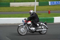 Mallory-park-Leicestershire;Mallory-park-photographs;Motorcycle-action-photographs;classic-bikes;event-digital-images;eventdigitalimages;mallory-park;no-limits-trackday;peter-wileman-photography;vintage-bikes;vintage-motorcycles;vmcc-festival-1000-bikes