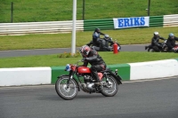 Mallory-park-Leicestershire;Mallory-park-photographs;Motorcycle-action-photographs;classic-bikes;event-digital-images;eventdigitalimages;mallory-park;no-limits-trackday;peter-wileman-photography;vintage-bikes;vintage-motorcycles;vmcc-festival-1000-bikes