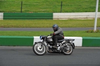 Mallory-park-Leicestershire;Mallory-park-photographs;Motorcycle-action-photographs;classic-bikes;event-digital-images;eventdigitalimages;mallory-park;no-limits-trackday;peter-wileman-photography;vintage-bikes;vintage-motorcycles;vmcc-festival-1000-bikes