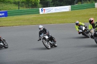 Mallory-park-Leicestershire;Mallory-park-photographs;Motorcycle-action-photographs;classic-bikes;event-digital-images;eventdigitalimages;mallory-park;no-limits-trackday;peter-wileman-photography;vintage-bikes;vintage-motorcycles;vmcc-festival-1000-bikes