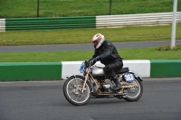 Mallory-park-Leicestershire;Mallory-park-photographs;Motorcycle-action-photographs;classic-bikes;event-digital-images;eventdigitalimages;mallory-park;no-limits-trackday;peter-wileman-photography;vintage-bikes;vintage-motorcycles;vmcc-festival-1000-bikes