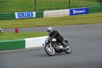 Mallory-park-Leicestershire;Mallory-park-photographs;Motorcycle-action-photographs;classic-bikes;event-digital-images;eventdigitalimages;mallory-park;no-limits-trackday;peter-wileman-photography;vintage-bikes;vintage-motorcycles;vmcc-festival-1000-bikes