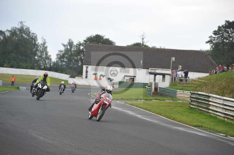 Mallory park Leicestershire;Mallory park photographs;Motorcycle action photographs;classic bikes;event digital images;eventdigitalimages;mallory park;no limits trackday;peter wileman photography;vintage bikes;vintage motorcycles;vmcc festival 1000 bikes