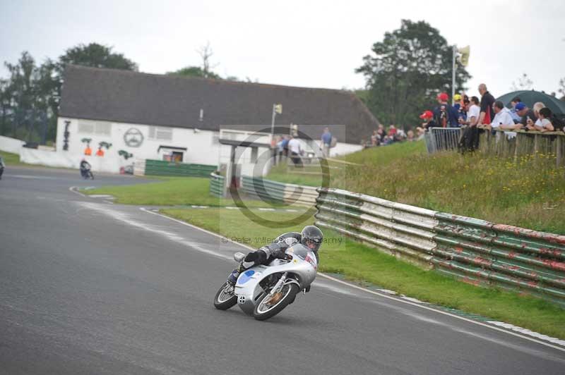 Mallory park Leicestershire;Mallory park photographs;Motorcycle action photographs;classic bikes;event digital images;eventdigitalimages;mallory park;no limits trackday;peter wileman photography;vintage bikes;vintage motorcycles;vmcc festival 1000 bikes