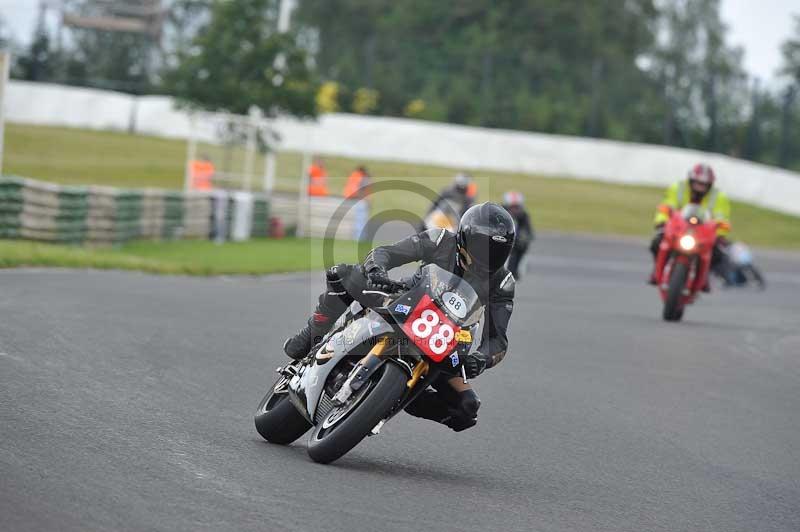 Mallory park Leicestershire;Mallory park photographs;Motorcycle action photographs;classic bikes;event digital images;eventdigitalimages;mallory park;no limits trackday;peter wileman photography;vintage bikes;vintage motorcycles;vmcc festival 1000 bikes