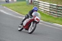 Mallory-park-Leicestershire;Mallory-park-photographs;Motorcycle-action-photographs;classic-bikes;event-digital-images;eventdigitalimages;mallory-park;no-limits-trackday;peter-wileman-photography;vintage-bikes;vintage-motorcycles;vmcc-festival-1000-bikes