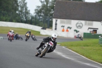 Mallory-park-Leicestershire;Mallory-park-photographs;Motorcycle-action-photographs;classic-bikes;event-digital-images;eventdigitalimages;mallory-park;no-limits-trackday;peter-wileman-photography;vintage-bikes;vintage-motorcycles;vmcc-festival-1000-bikes